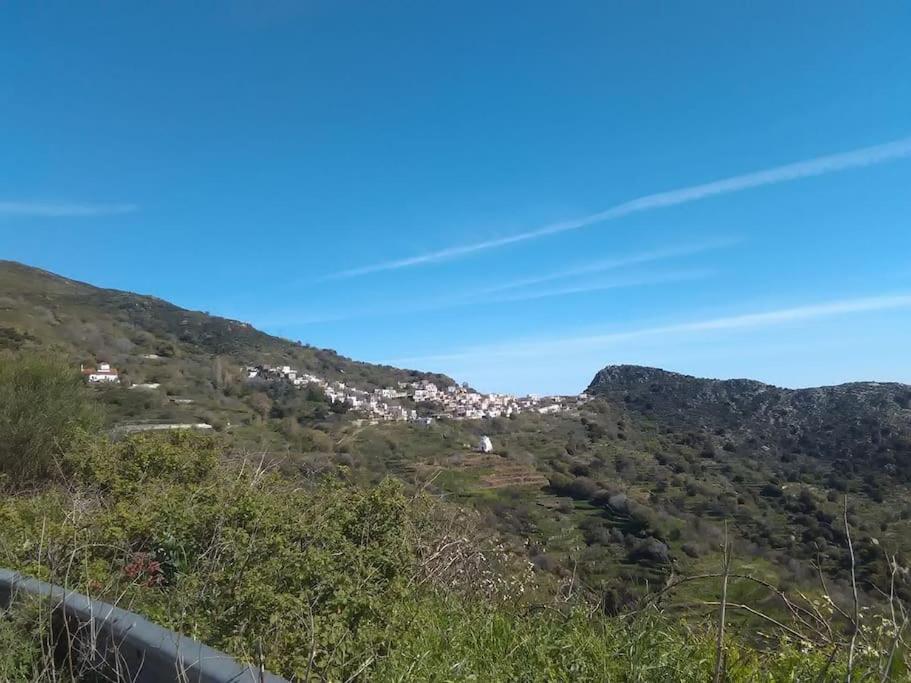 KoronosNaxos Mountain Retreat - Tiny House Build On Rock公寓 外观 照片